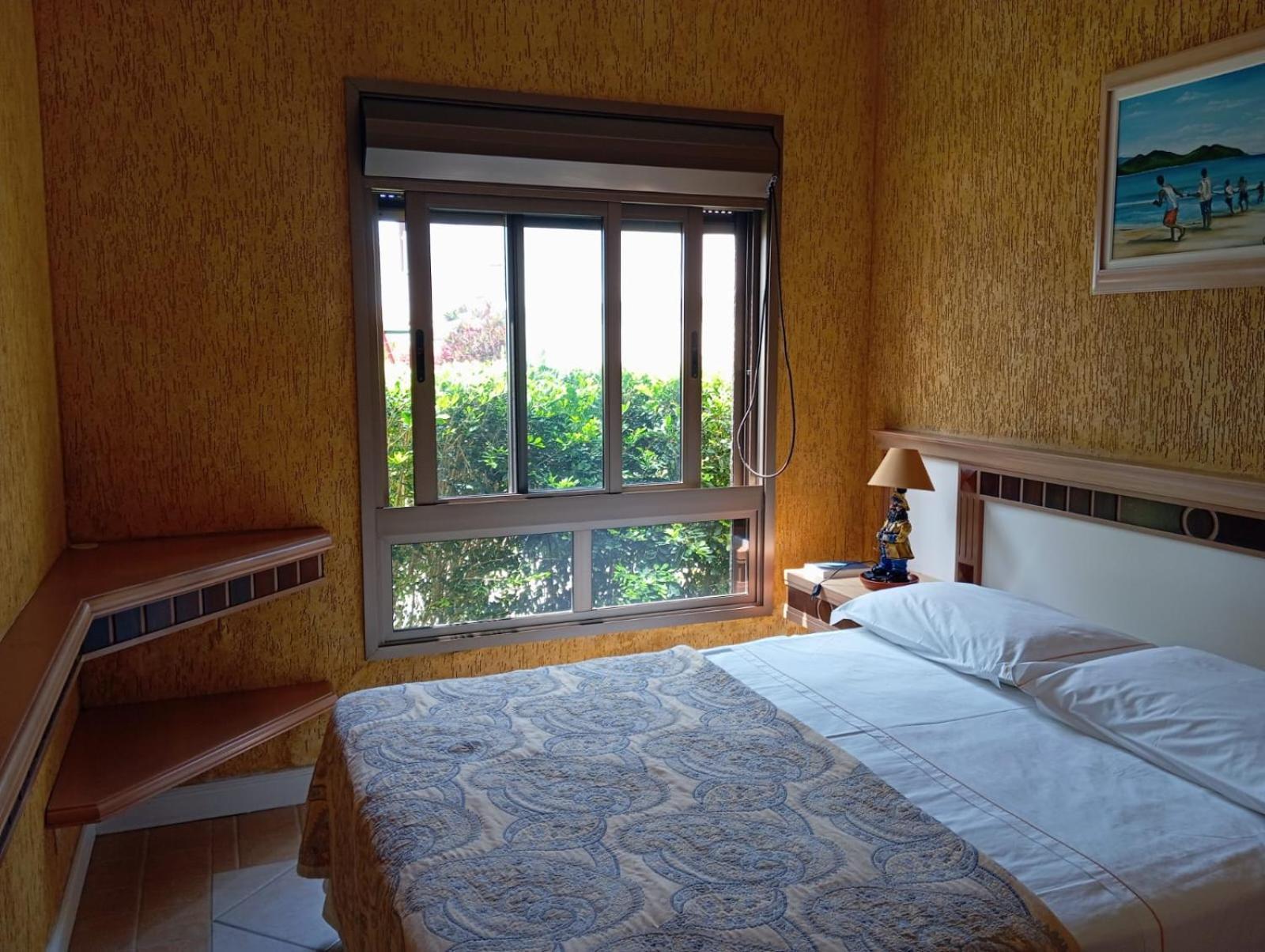 Golfinhos Apart-Hotel - Apto Terreo Frente Ao Mar!!! Флорианополис Экстерьер фото