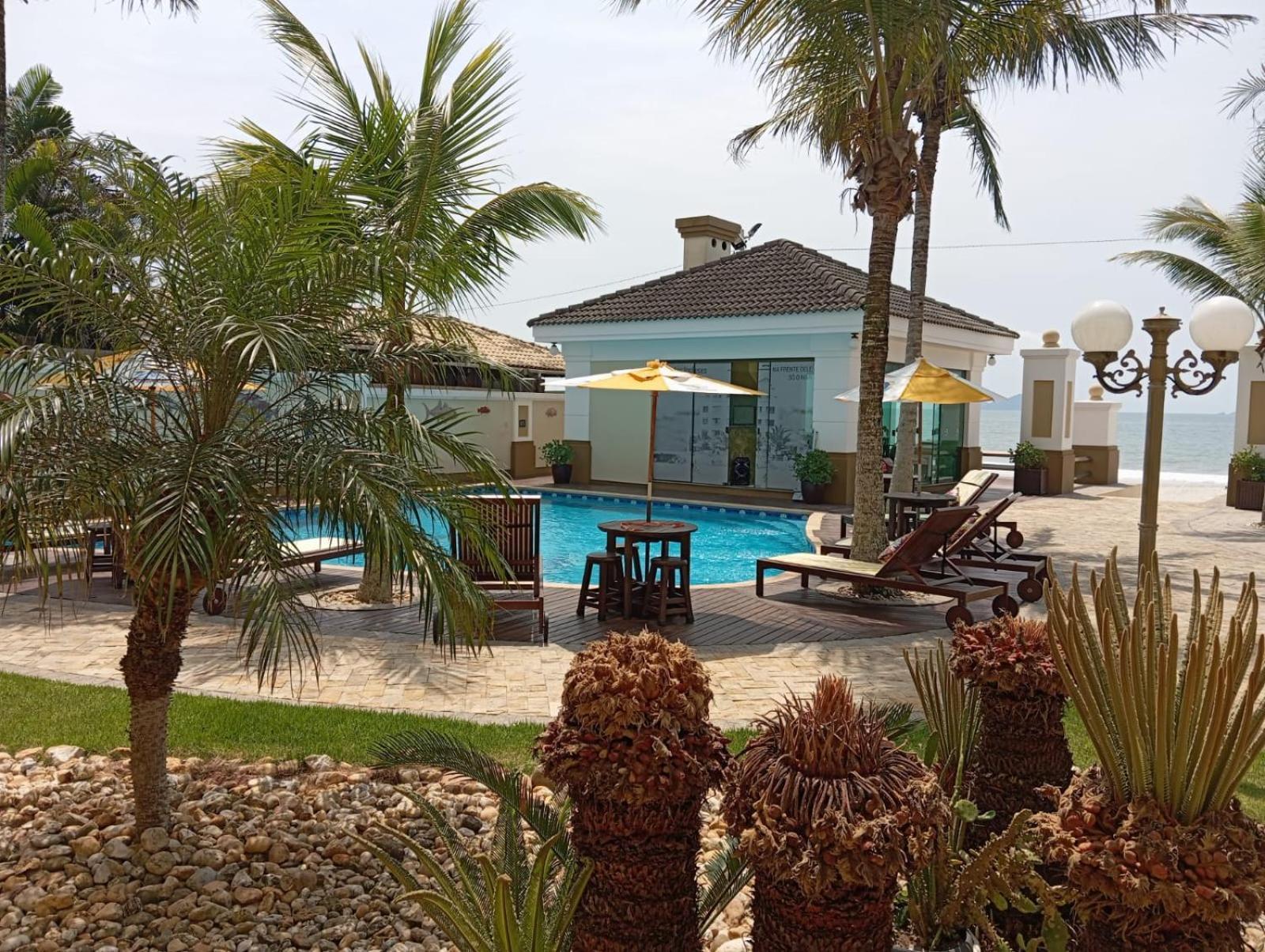 Golfinhos Apart-Hotel - Apto Terreo Frente Ao Mar!!! Флорианополис Экстерьер фото
